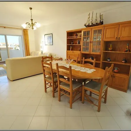 Central Apartment *